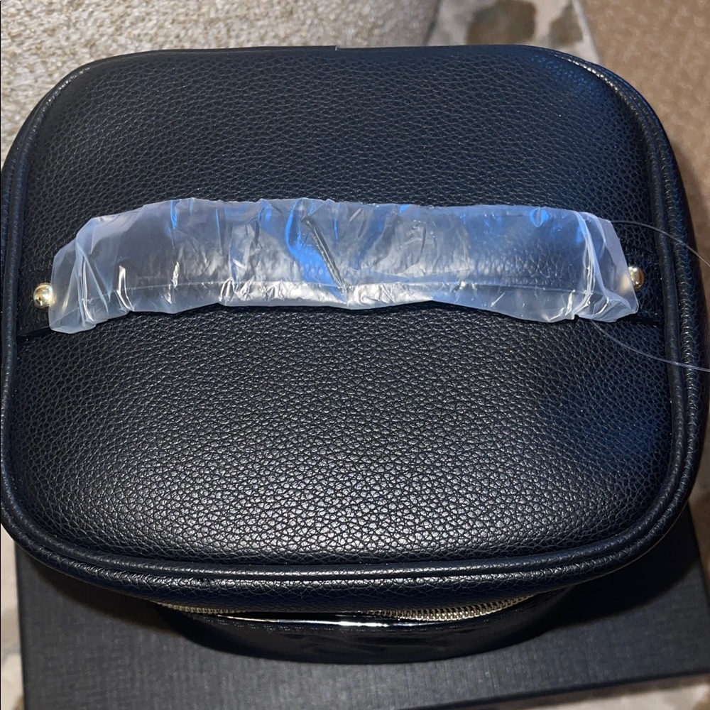 NWT! Victoria's Secret Black Travel / Makeup Bag - Picture 3 of 9